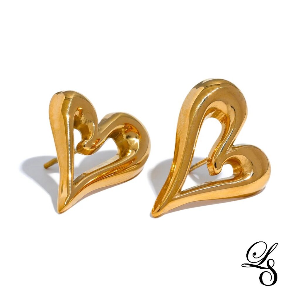 🌟 New 18K Gold Hollow Heart Stud Earrings 🌟